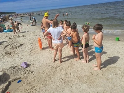 2 2zabawy na plazy i placu zabaw